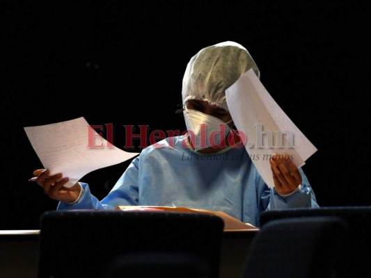 Salud contratará unas 150 personas para trabajar en hospital móvil