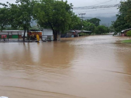 Tormenta Tropical Iota inunda nuevamente el Valle de Sula (Fotos)