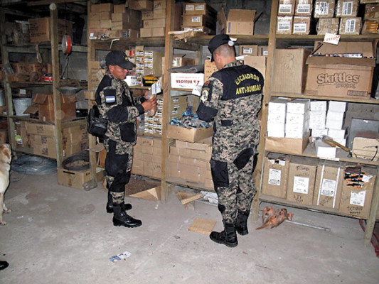 Caen médico y dos guardaespaldas por atentado contra una fiscal