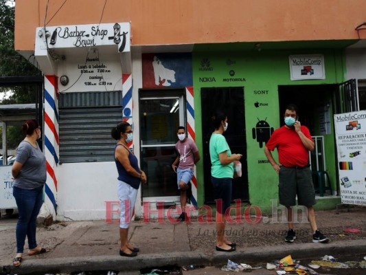 FOTOS: Así operan barberías de la capital en prueba piloto de apertura inteligente