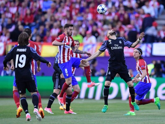 El Atlético de Madrid venció 2-1 al Real Madrid, pero queda fuera de la Champions League