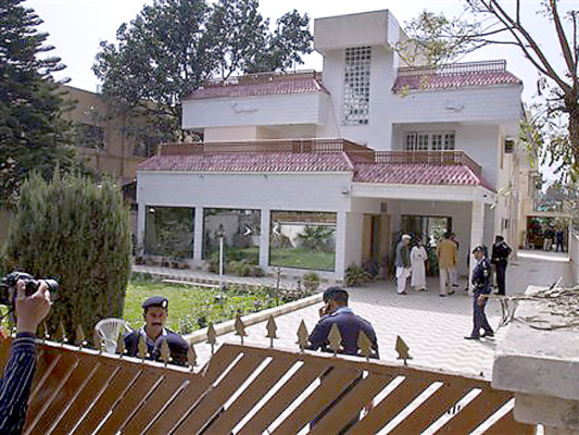 Familia de bin Laden dejará Pakistán a la medianoche