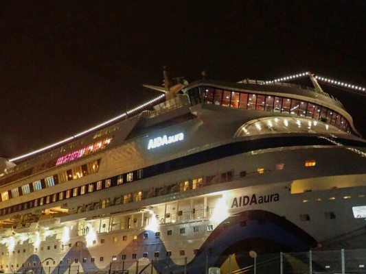Investigan si pasajeros de crucero alemán tienen coronavirus