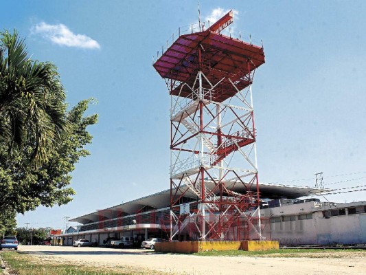 Poder Ejecutivo busca derogar polémica Ley de Exclusión Aérea