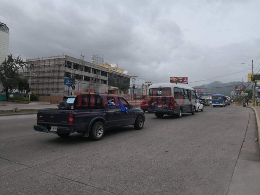 Así fue la caravana del sector transporte para exigir la rebaja al precio de los combustibles