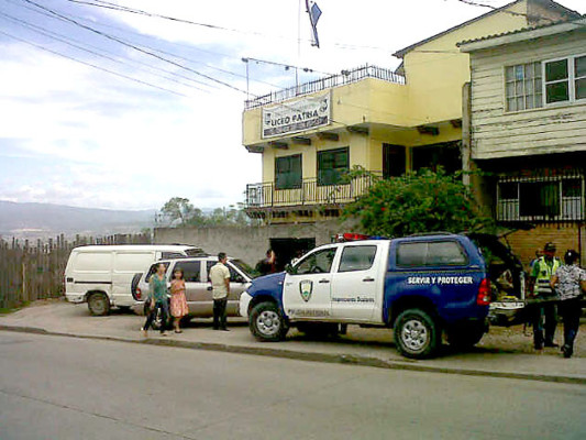 Un estudiante es apuñalado por dos compañeros de colegio