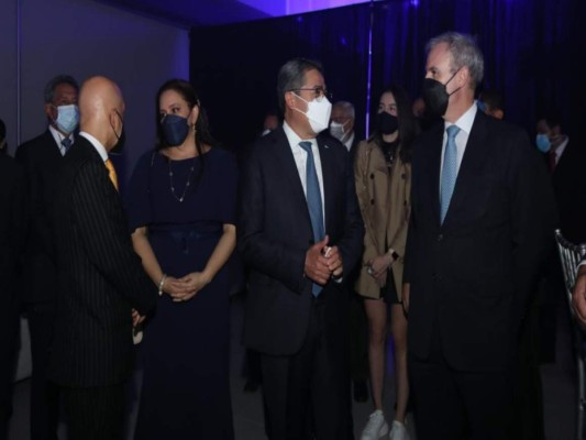 Así fue la histórica inauguración del aeropuerto internacional de Palmerola (Fotos)