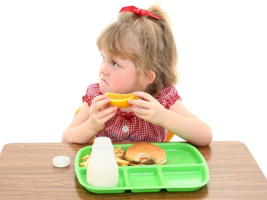 Una buena alimentación es clave para el desempeño de los estudiantes.