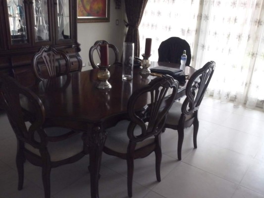 Lujosos muebles delataron a la chilena Ciuffardi