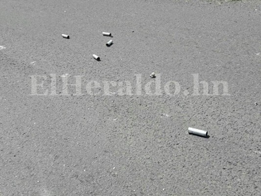 Impactantes fotos: Batalla campal fuera de la UNAH deja varios policías con quemaduras