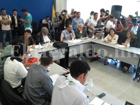 Concluye sin ningún acuerdo intento de diálogo entre autoridades y estudiantes