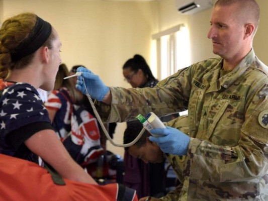 Evacúan a 89 estadounidenses varados en Honduras