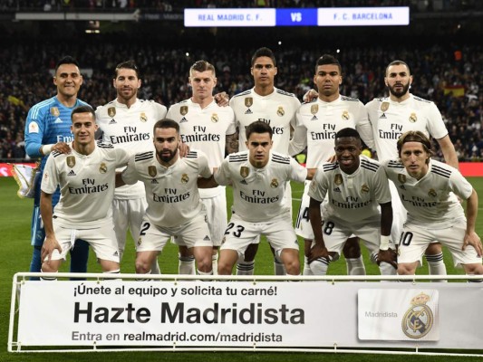 El Ájax remata la semana negra del Real Madrid y se mete en cuartos de Champions