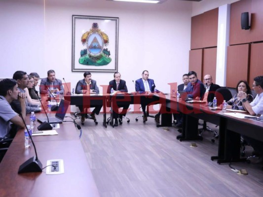 Comisión de hidrocarburos busca medidas para ahorrar combustible en Honduras