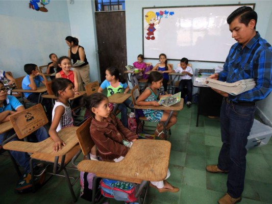 Comité Ambiental del CEB José Santos Guardiola recibe nueva información ecológica