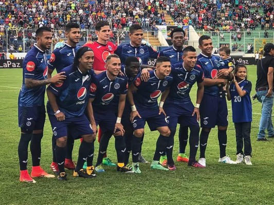 Real España planea traer nuevamente a Ronaldinho Gaúcho a Honduras