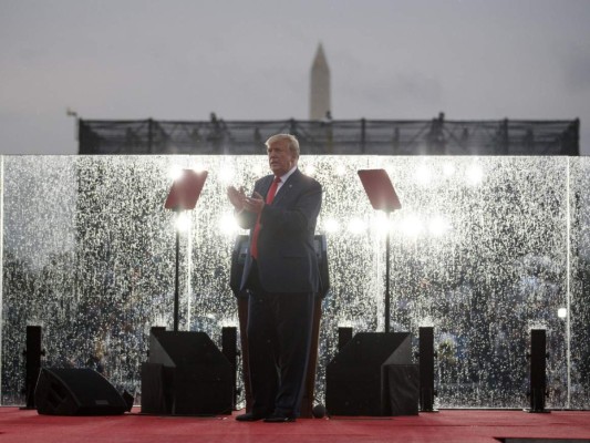 Trump celebra el poderío y la unidad de EEUU en polémico 4 de Julio