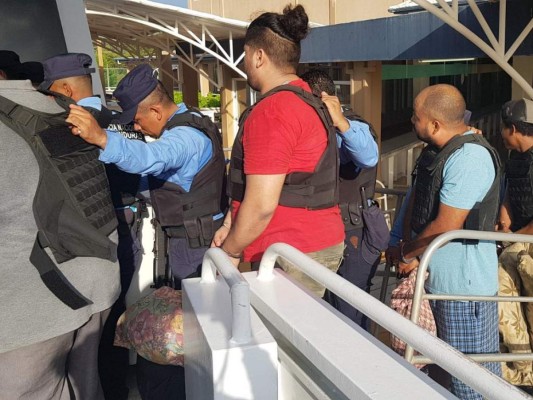 De Roatán a La Ceiba trasladan a varios reos, entre ellos a Terry Bailey