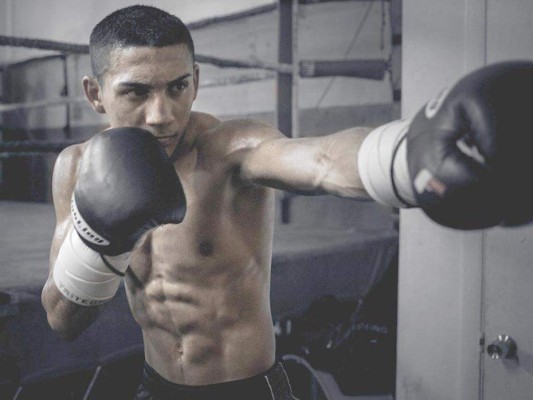 El boxeador hondureño Teófimo López hace comercial para Bein Sport
