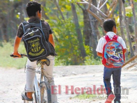 Clases virtuales han sido un fracaso para jóvenes de escasos recursos