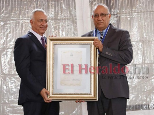 Los periodistas hondureños galardonados con Premios Parlamentarios de Periodismo 2019