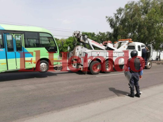 Decomisan unidades de transporte por bloquear las calles de la capital