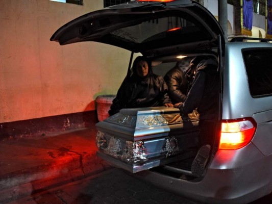 Fotos: Instantes desgarradores tras muerte de 18 guatemaltecos arrollados por un tráiler