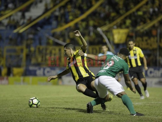 Real España se acerca a la semifinal tras ganar 2-0 ante Marathón en los repechajes de Liga Nacional
