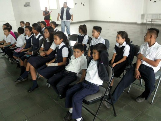 Escolares aprenden a reciclar materiales&nbsp;&nbsp;