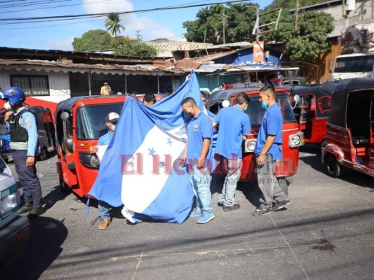 Por elevados costos y promesas incumplidas protestas mototaxistas en la capital (FOTOS)
