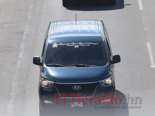 Despiden con caravana al pastor Mario Tomás Barahona, víctima del covid