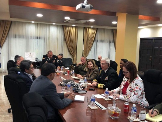 Jefe de Comando Sur: Solución a inseguridad de la región debe ir más allá que la militar