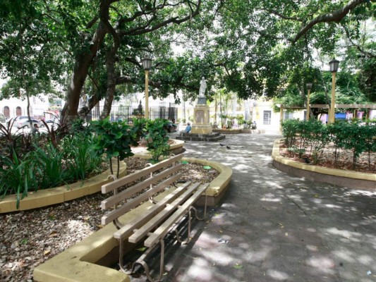 Plazas que no pierden su encanto en el Distrito Central