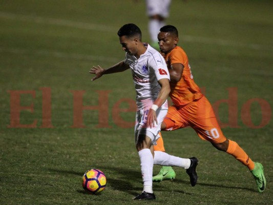 Lobos de la UPN perdió 2-0 ante Olimpia en el estadio Nacional