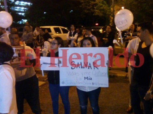 Emotivo homenaje a Silvia Vanessa Izaguirre, la estudiante asesinada en Trujillo