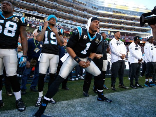 Broncos y Manning se quedan con el SB 50 al vencer 10-24 sobre las Panteras