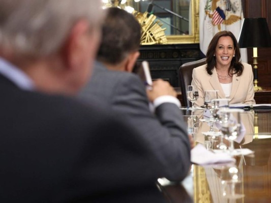 Kamala Harris llama al Senado a aprobar ley para dar ciudadanía a 'soñadores'