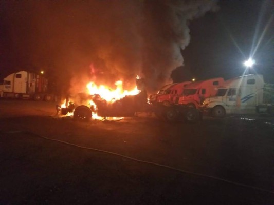 Las fotos que dejó la quema a siete cabezales en un plantel en San Pedro Sula