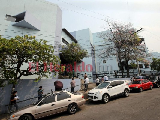 Sin consulta externa: desolados lucen hospitales en plena pandemia (FOTOS)