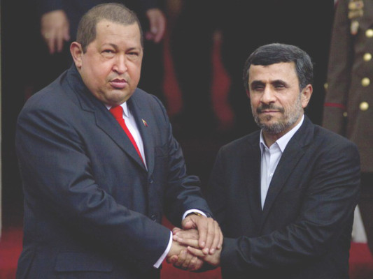 Ortega asume con poderes hegemónicos en presencia de presidente iraní