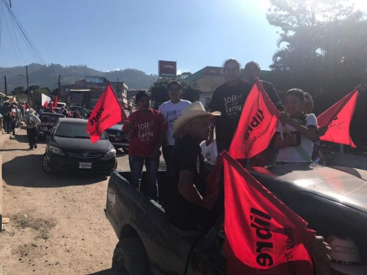 Oposición se toma varias vías en distintos puntos de la capital