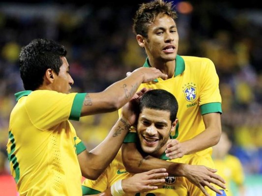 Jugadores brasileños pueden tener sexo pero sin acrobacias: Scolari