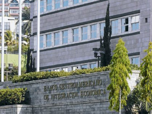 Gobierno rechaza préstamo del BCIE para financiar deuda interna