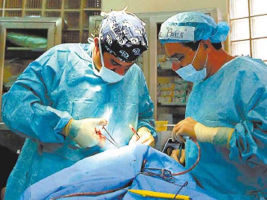 Con nuevo proceso extraen cálculos renales