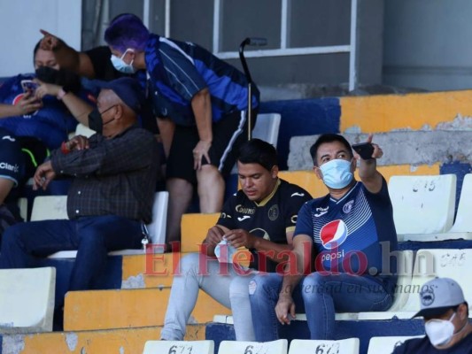 Afición azul le pone color a la final de ida entre Motagua y Comunicaciones (Fotos)