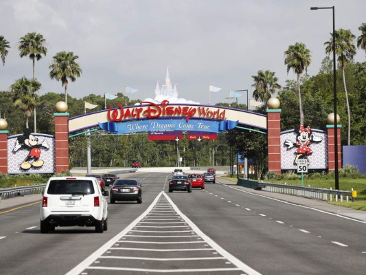 Imágenes de la reapertura de Disney World en plena curva de contagios en Florida