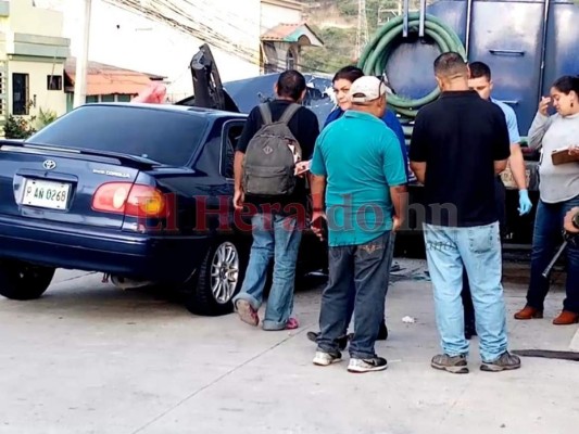 Un muerto y un herido tras colisionar vehículo contra una cisterna