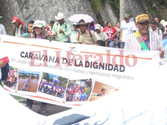 FOTOS: Llega a Tegucigalpa caravana que caminó desde Cortés en apoyo a migrantes