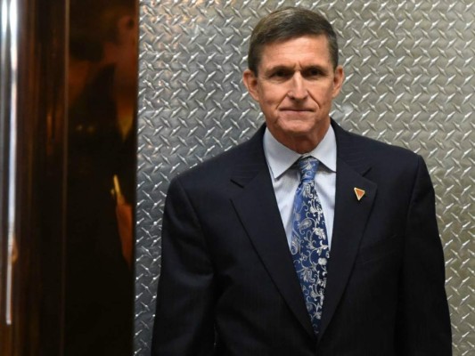 Renuncia Michael Flynn, el consejero de Seguridad Nacional de Trump