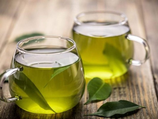 Té verde, conoce los pros y los contras de tomarlo en ayunas